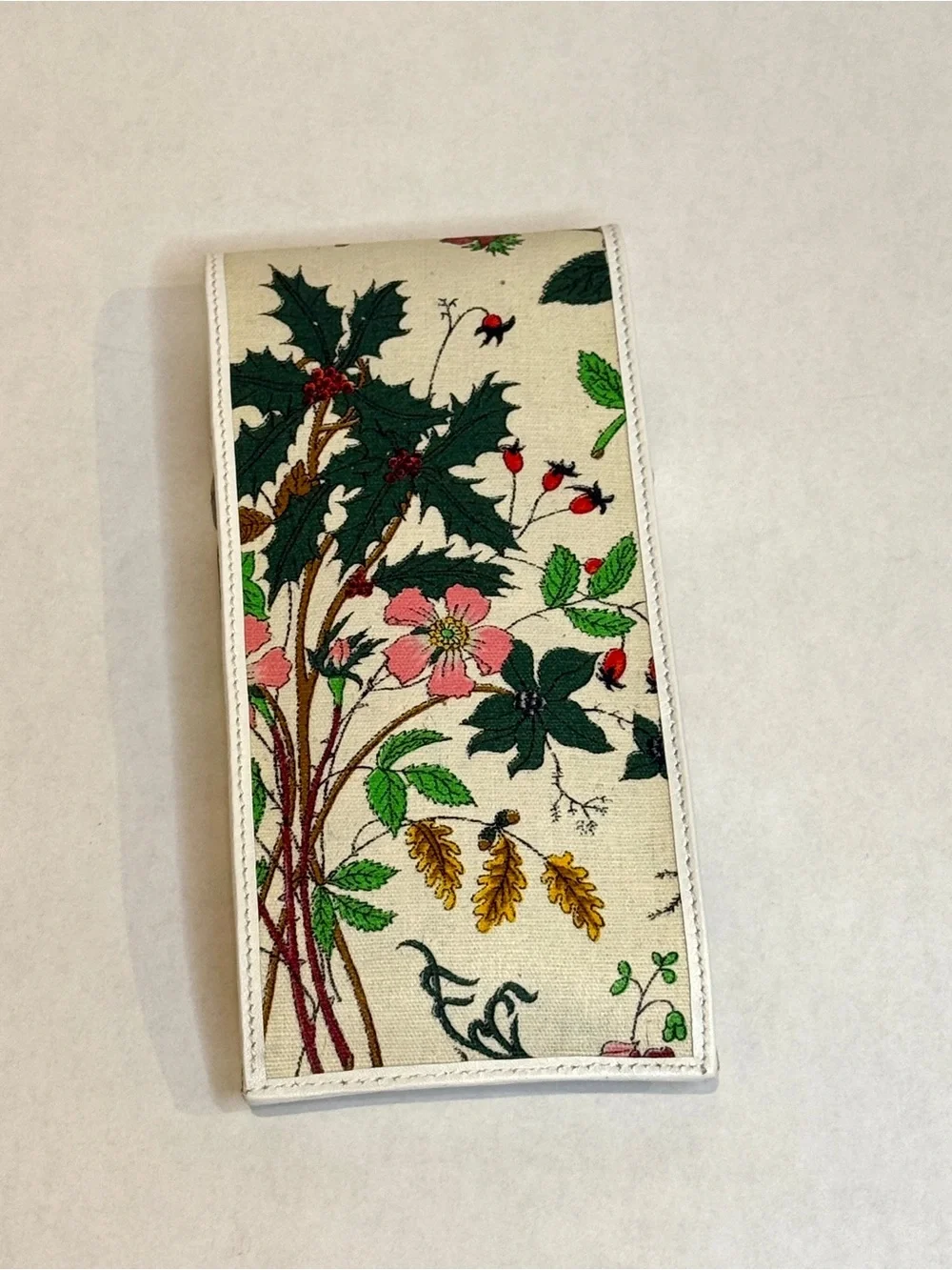 Gucci Floral Canvas phone Case with box